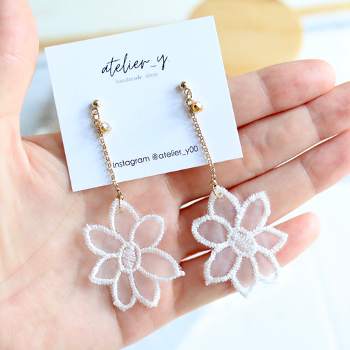 wedding】フラワーレースのゆらゆらピアス/イヤリング ピアス 