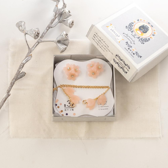【禮盒】Sakura scatter set：面具吊帶+耳環/耳環盒 第3張的照片