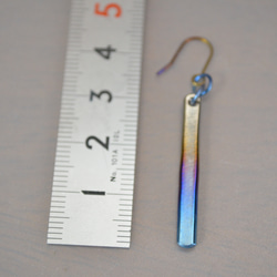 Titanium　pierced earrings・チタンだけで出来たピアス30mm=グラデ= 4枚目の画像
