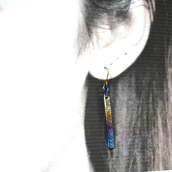 Titanium　pierced earrings・チタンだけで出来たピアス30mm=グラデ= 2枚目の画像