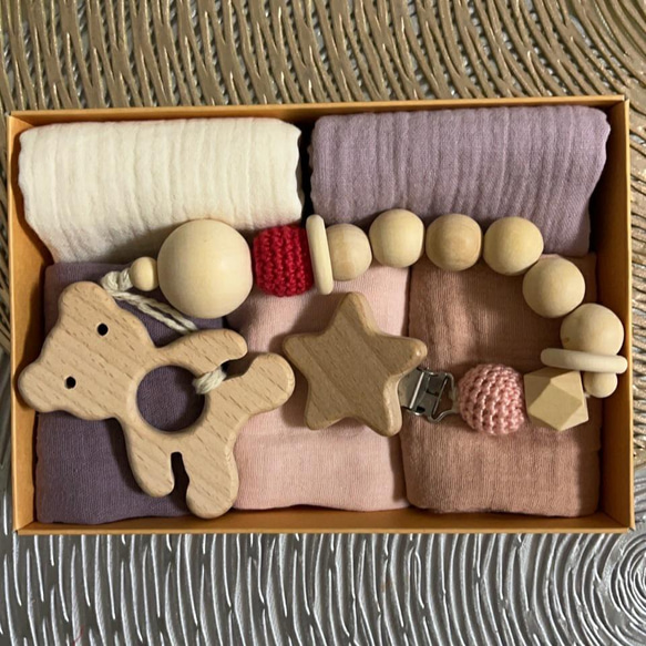 大人気◎出産祝い◎無料ラッピング＆名入り◎木製歯固めホルダ◎パステルくすみカラー 3枚目の画像