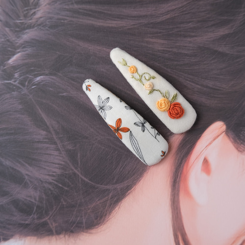 バラ刺繍パッチンピン♡むらさき 薔薇刺繍と花柄のぱっちんピンSet(オレンジB) ヘアピン ししゅ