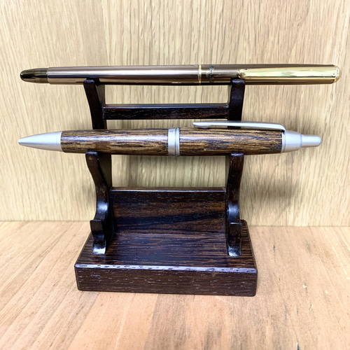 本紫檀の刀掛台形万年筆架台（三本掛け） ペンケース 彩り銘木工房