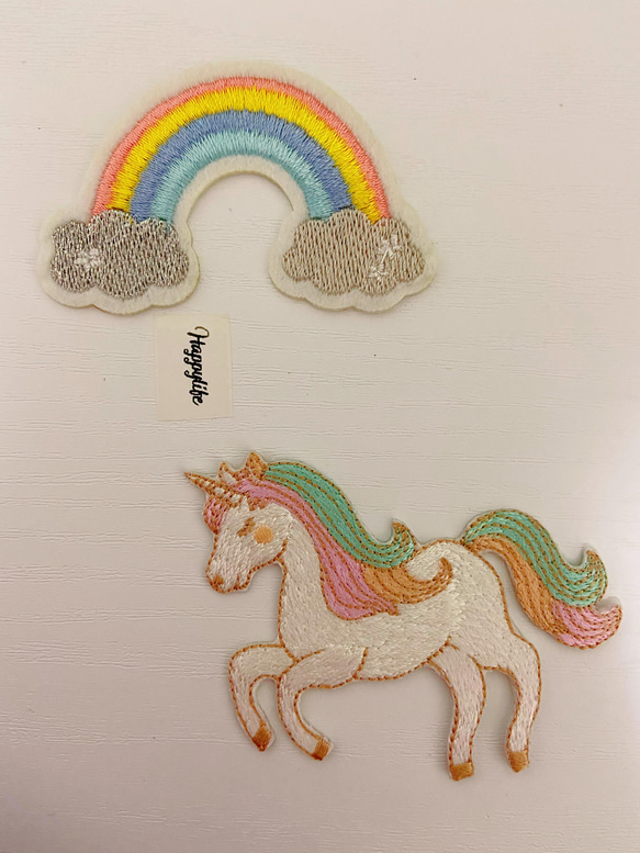 2枚入　可愛い虹　アイロンワッペン刺繍ワッペン　シールワッペン 1枚目の画像