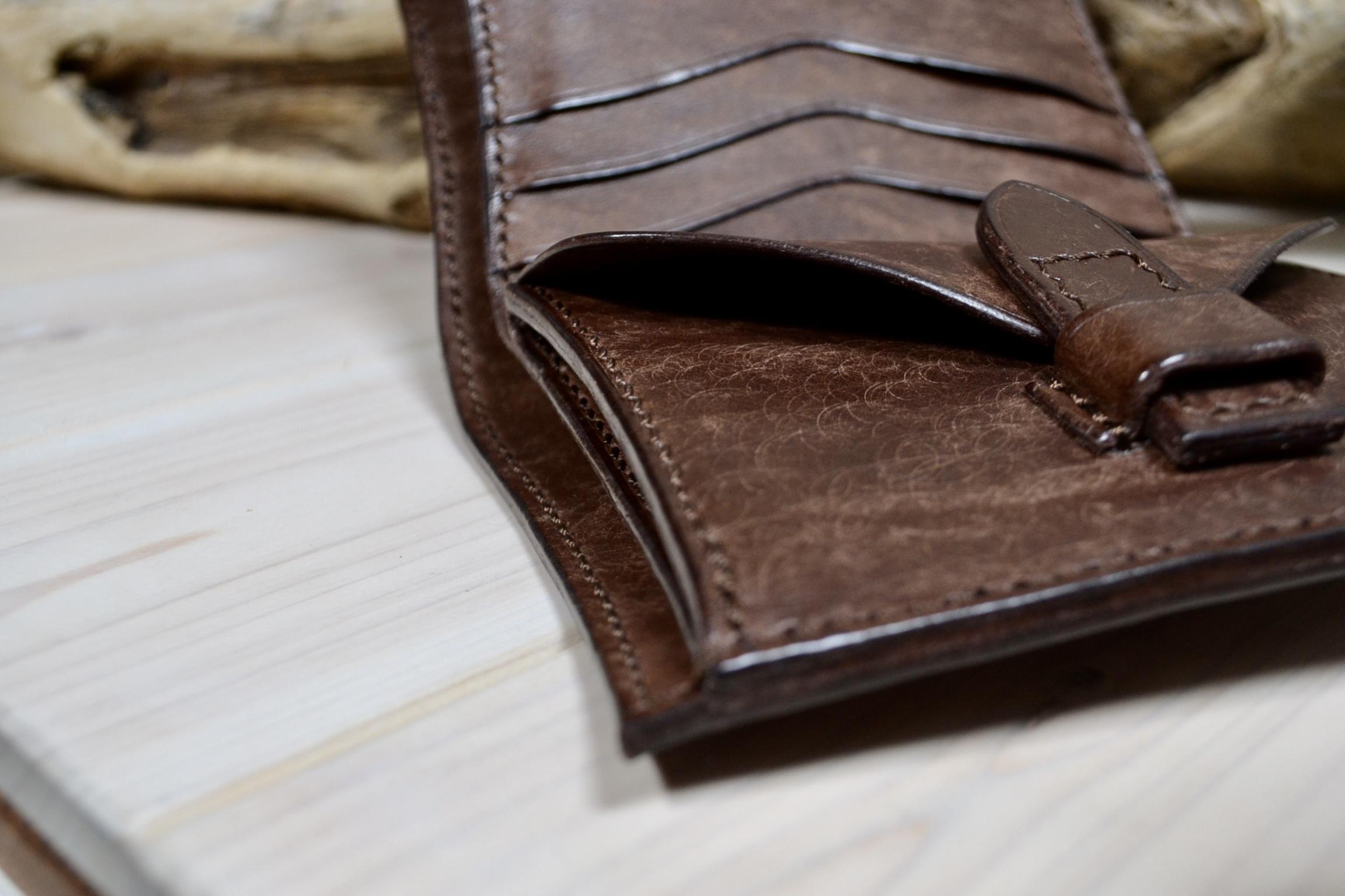 イタリアンレザー【マヤレザー】手に馴染む二つ折り財布　チョコカラー