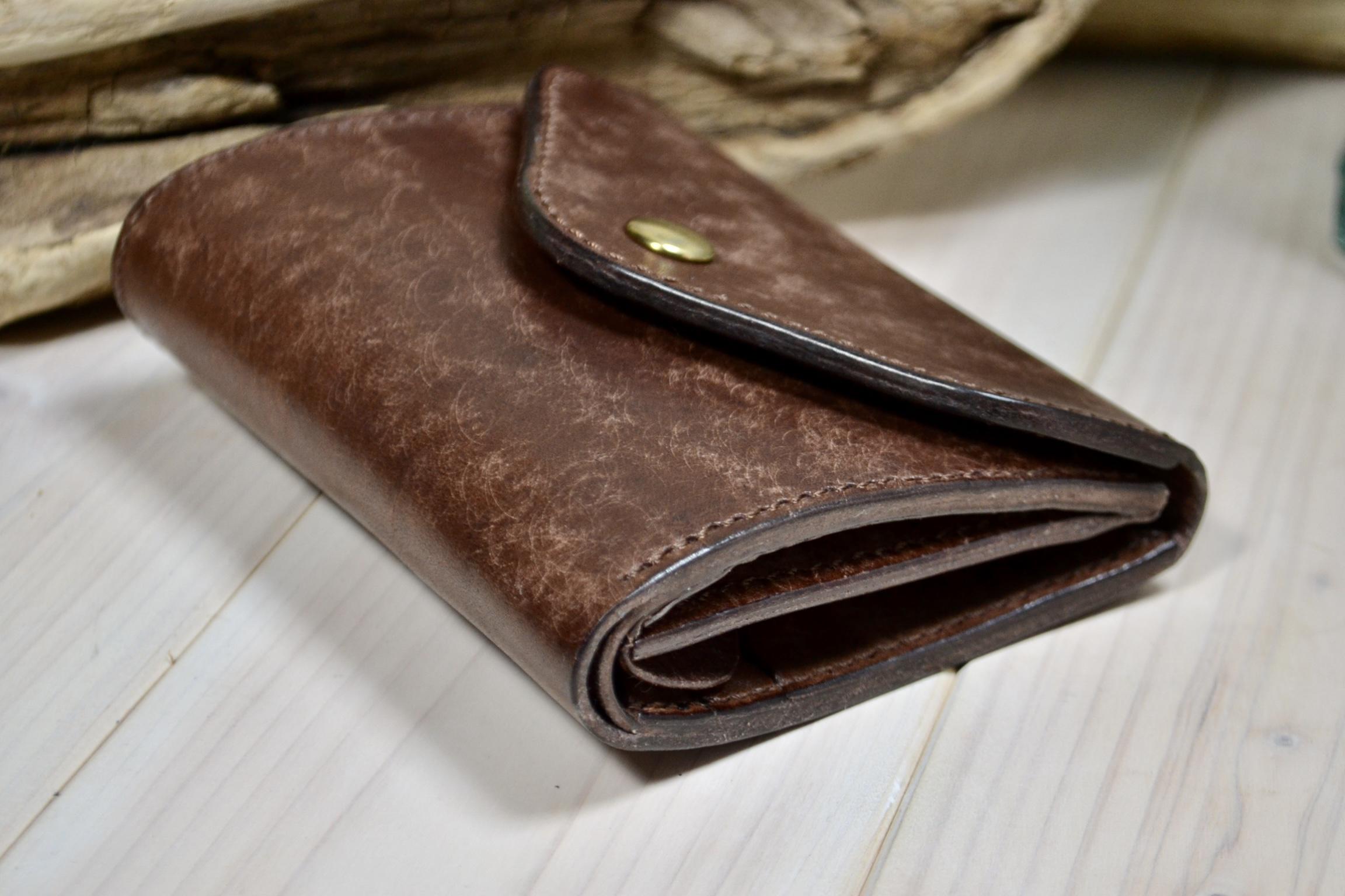 イタリアンレザー【マヤレザー】手に馴染む二つ折り財布　チョコカラー