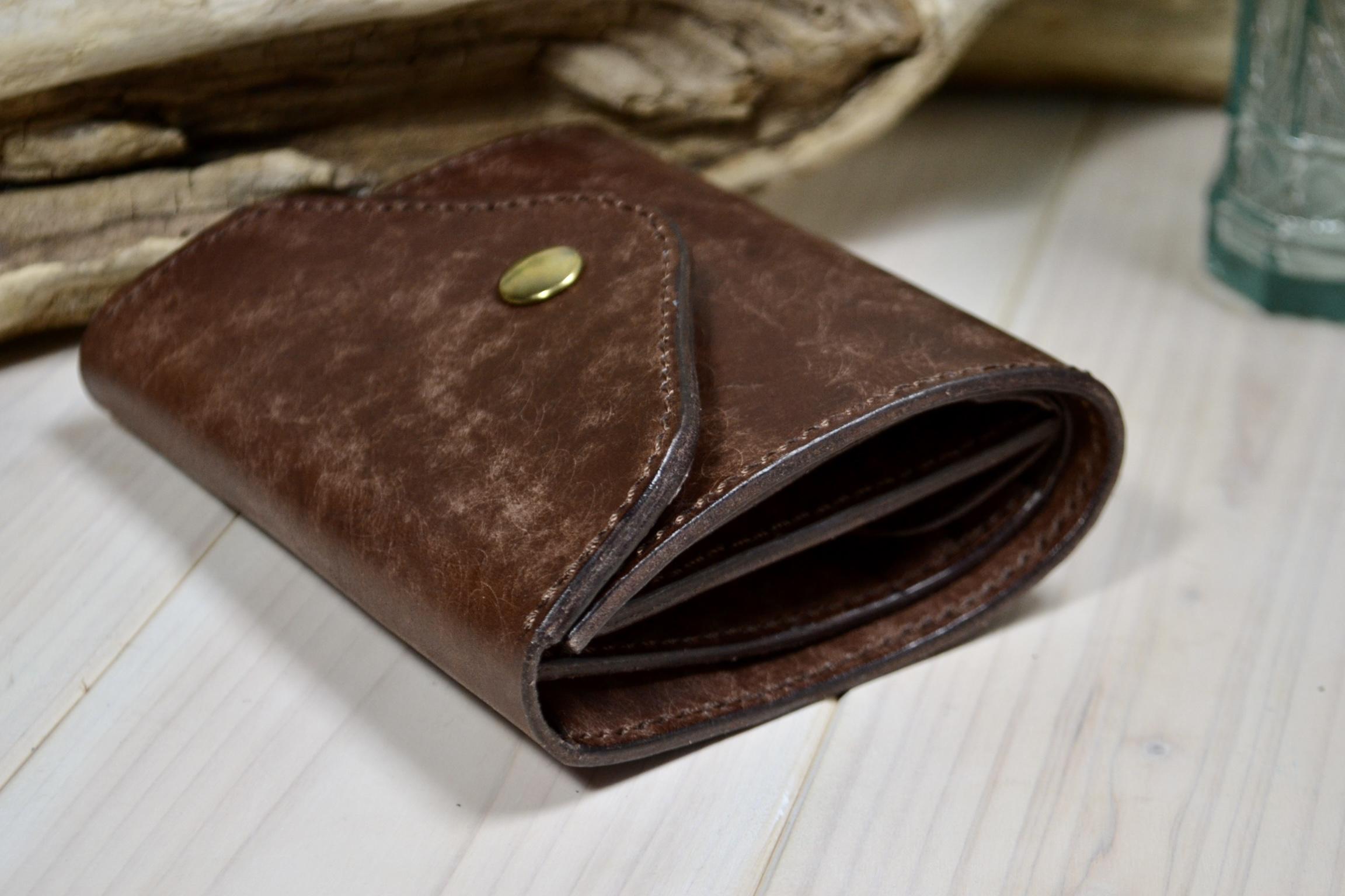 イタリアンレザー【マヤレザー】手に馴染む二つ折り財布　チョコカラー