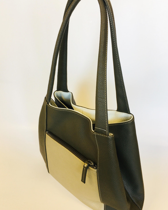 Parasol ~畳むと三角形•広げるとパラソルの様なフォルムになる2wayトートバッグ ~(姫路レザー) 2枚目の画像