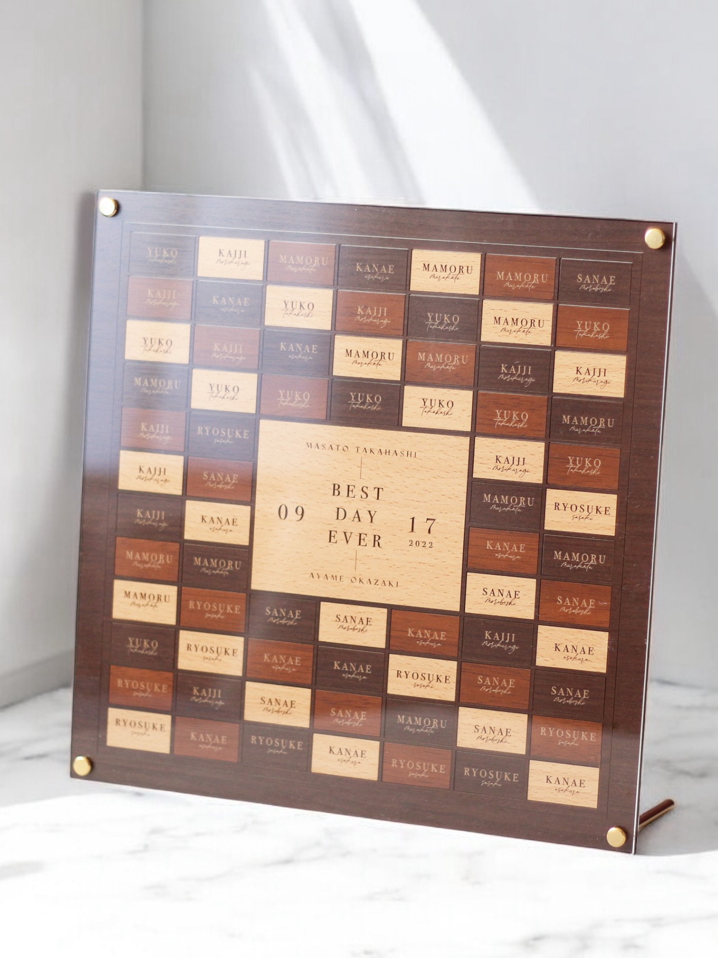 大人気！結婚証明書 【ウォルナット×MIX】インテリアに馴染むウッドデザイン 10名〜104名様まで