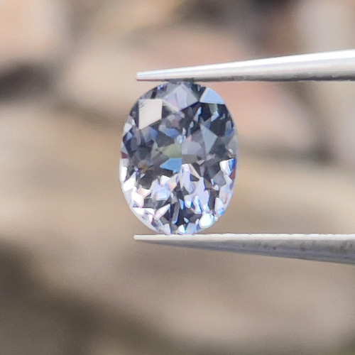 ピンクスピネル オーバルカット スリランカ産 0.24ct 【241026