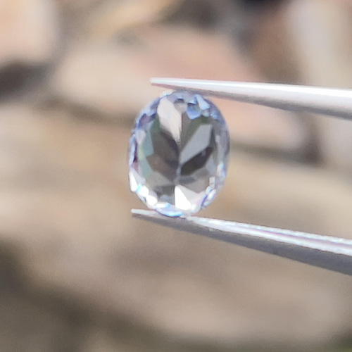 グレースピネルルース1ct grey spinel