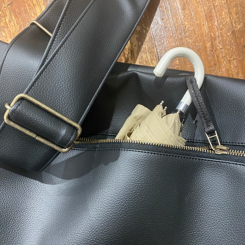 ブラック！国産・撥水レザー2WAYショルダーバッグ、Lサイズ