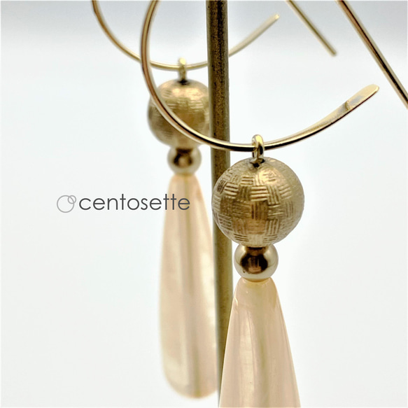 復古珠子和桃白色淚珠 P 型掛鉤穿孔耳環 / 外科不銹鋼穿孔耳環・耳環配件可更換 第10張的照片