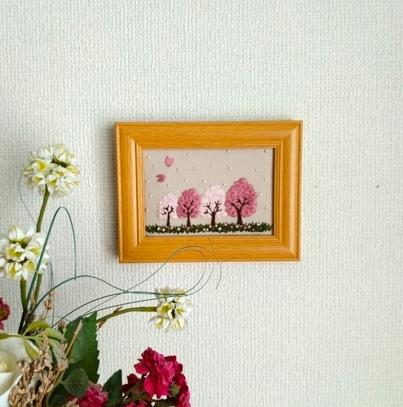 ★フレームを選べる　刺繡フレーム　春の風景　桜並木 6枚目の画像