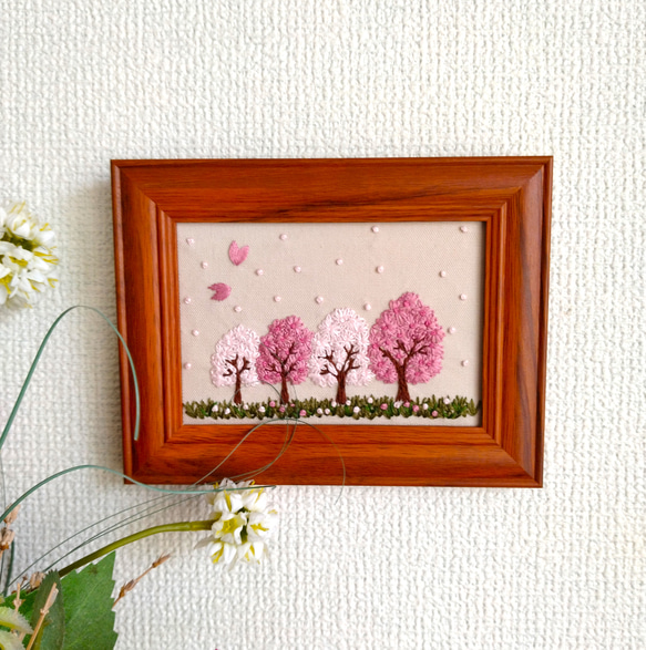 ★フレームを選べる　刺繡フレーム　春の風景　桜並木 8枚目の画像