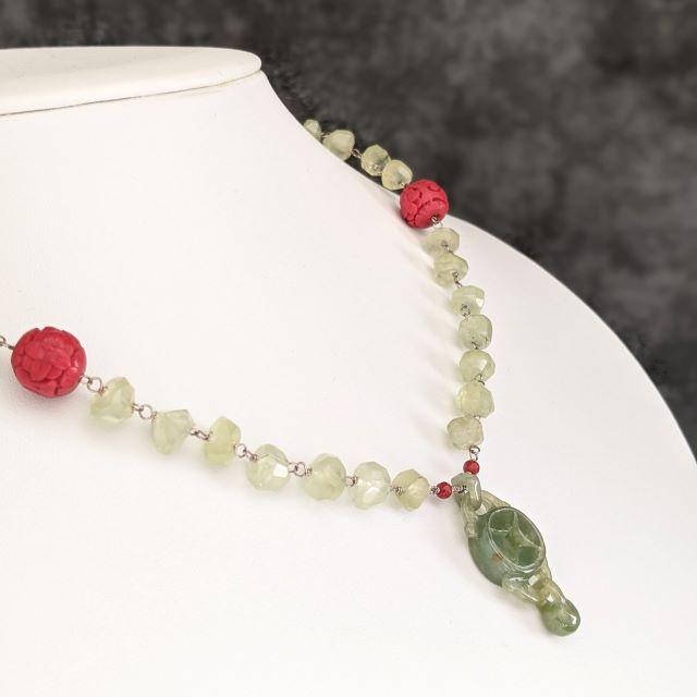ネフライト一石彫ネックレス / K14WG Nephrite Single-Stone Carving Necklace