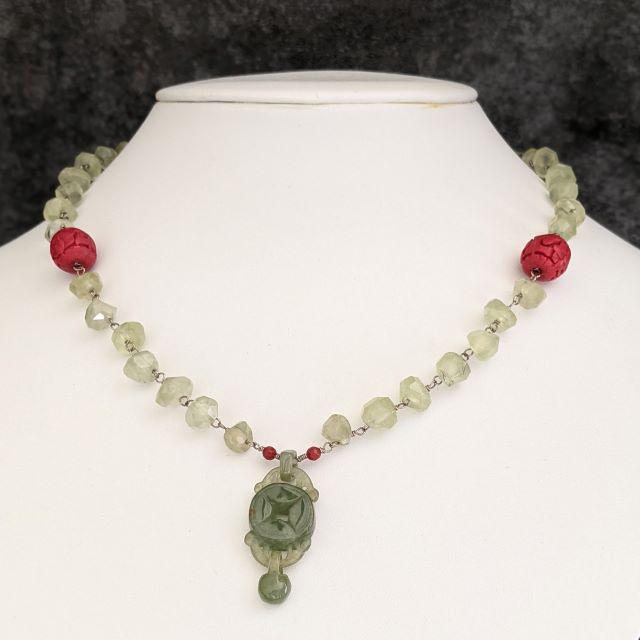 ネフライト一石彫ネックレス / K14WG Nephrite Single-Stone Carving Necklace