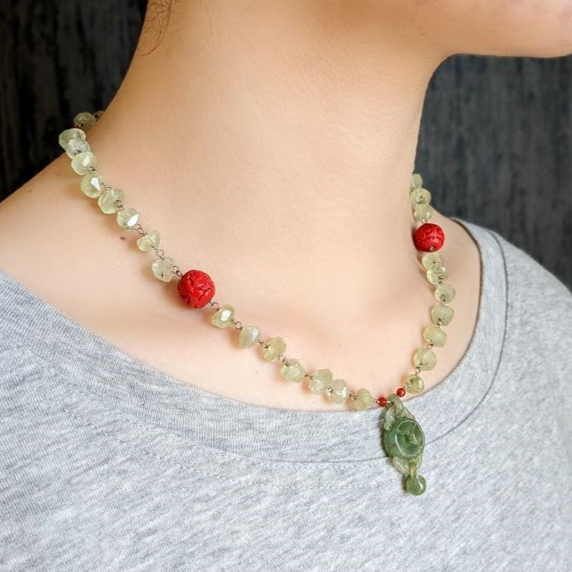 ネフライト一石彫ネックレス / K14WG Nephrite Single-Stone Carving Necklace