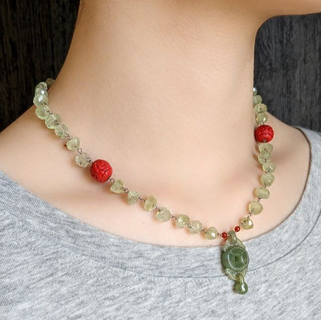 ネフライト一石彫ネックレス / K14WG Nephrite Single-Stone Carving Necklace