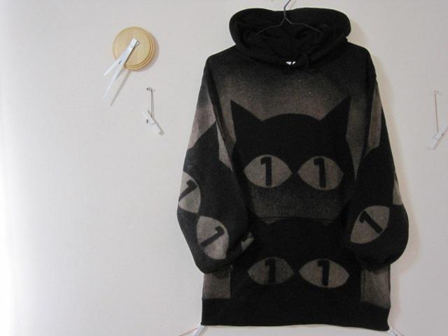 1点　ネコ模様【11】ブラックパーカー　猫／ブラック／きもかわいい／招き／トラ／キモイ／キャット／キャッツアイ
