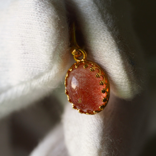 再販 ストロベリークォーツ10 K14gf クラウンペンダントトップ