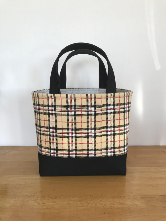 ランチバッグ(大)ポケット付・保冷保温（バーバリーチェック） その他