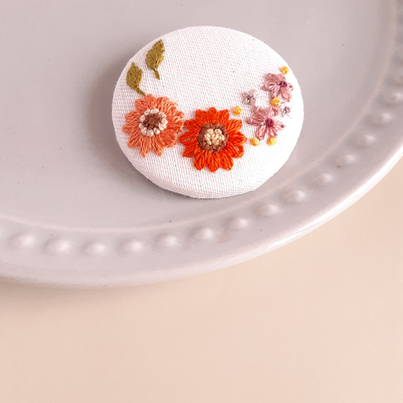 お花の刺繍ブローチ/ヘアゴム 5枚目の画像