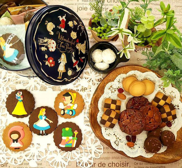 絵本のクッキー缶 出産祝い 内祝い 結婚祝い お祝い 誕生日 プレゼント