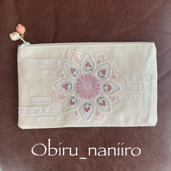 ✳︎Flat pouch✳︎フラットポーチ　ぺちゃんこポーチ　相良刺繍　シルク帯リメイク✳︎ 1枚目の画像