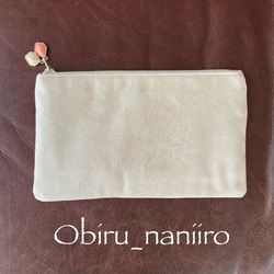 ✳︎Flat pouch✳︎フラットポーチ　ぺちゃんこポーチ　相良刺繍　シルク帯リメイク✳︎ 2枚目の画像