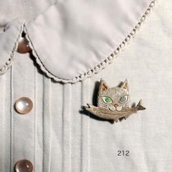 猫のブローチ　さんま一匹オッドアイ　No.212 4枚目の画像
