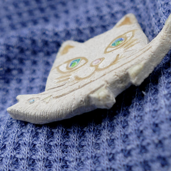 猫のブローチ　白猫と秋刀魚　No.213 7枚目の画像