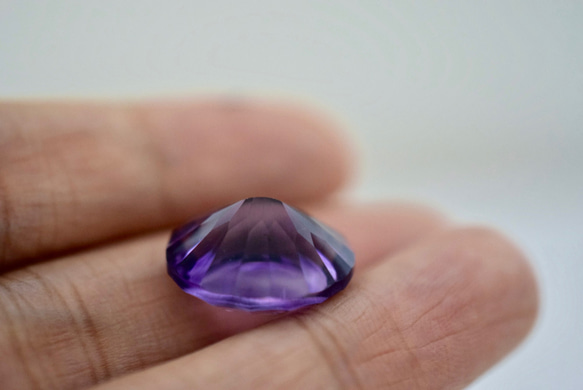 113 上品 一点物 天然 アメジスト 楕円 アメシスト 紫水晶 ２月誕生石 天然石 ルース 裸石 4枚目の画像