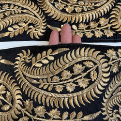 【50cm】インド刺繍リボン　ブラックxゴールド　ペイズリー　シルク　SS319 5枚目の画像