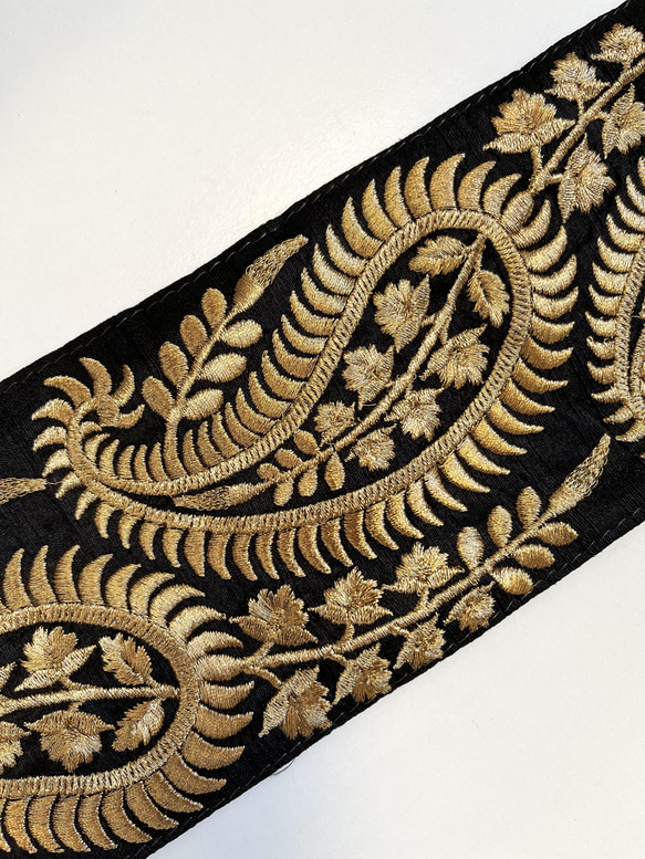 【50cm】インド刺繍リボン　ブラックxゴールド　ペイズリー　シルク　SS319 4枚目の画像
