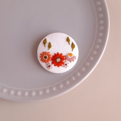 お花の刺繍ブローチ/ヘアゴム 3枚目の画像