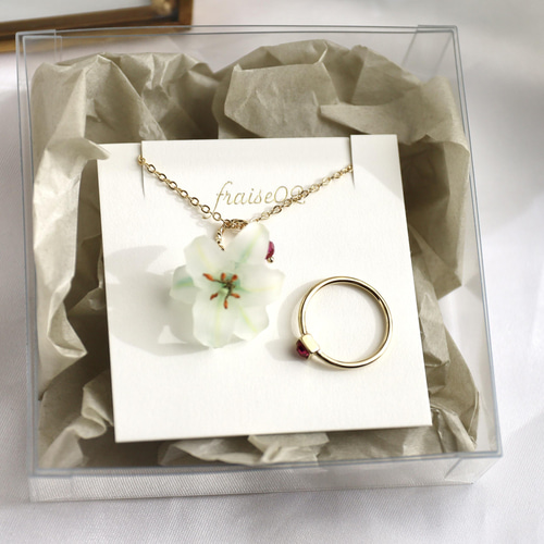 7月の誕生花×誕生石カラーネックレスとリングのセット（ユリ