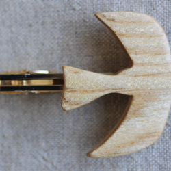 鳥木製ネクタイピン 1枚目の画像