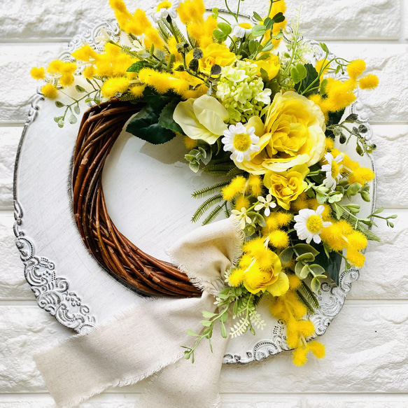 再販　ミモザと薔薇のハーフリース　誕生日　プレゼント　アーティフィシャルフラワー　結婚祝い　ウェルカムリース　黄色　春 1枚目の画像