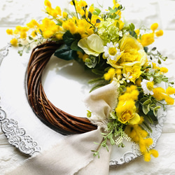 再販　ミモザと薔薇のハーフリース　誕生日　プレゼント　アーティフィシャルフラワー　結婚祝い　ウェルカムリース　黄色　春 2枚目の画像