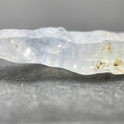 サファイア原石 サファイアクリスタル 5.73カラット ライトブルー 天然コランダムクリスタル スリランカ原産 4枚目の画像