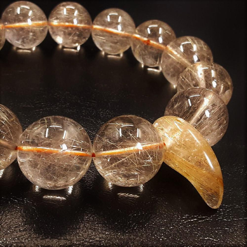 特大勾玉がかっこいい】現品一点物 ゴールドルチルクォーツ