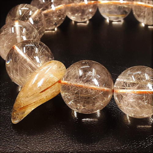 希少!!  勾玉　ゴールドルチル　ブレスレット　15〜16mm 特大勾玉がかっこいい】現品一点物 ゴールドルチルクォーツ