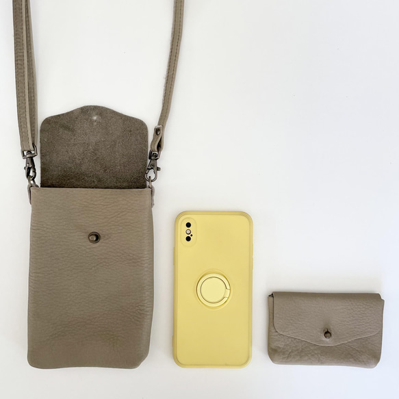 Cow shrink leather smartphone pochette [Mocha] 第4張的照片