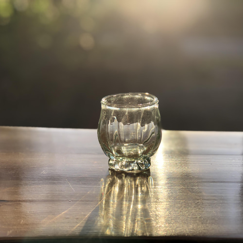 吹きガラス ミントグリーン うねり ぐい呑 おちょこ・ぐい呑み・徳利