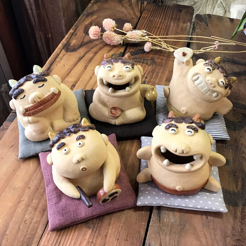 酒飲み鬼（極小座布団 別） O-176 陶製 /Drinker demon/酒鬼 その他