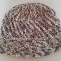 プリム付き深型手編み帽子（段染め毛糸） 5枚目の画像