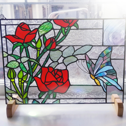 ステンドグラス 赤い薔薇と蝶のパネル その他アート ようこ 通販