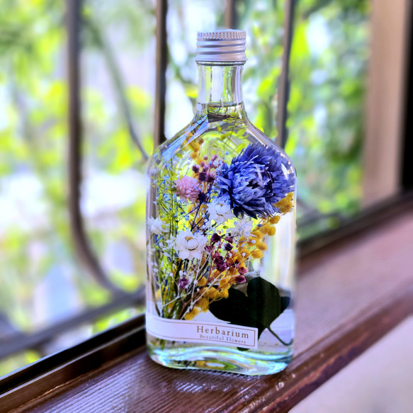 アイビーの葉っぱとお花たちのハーバリウム～ウイスキーボトル