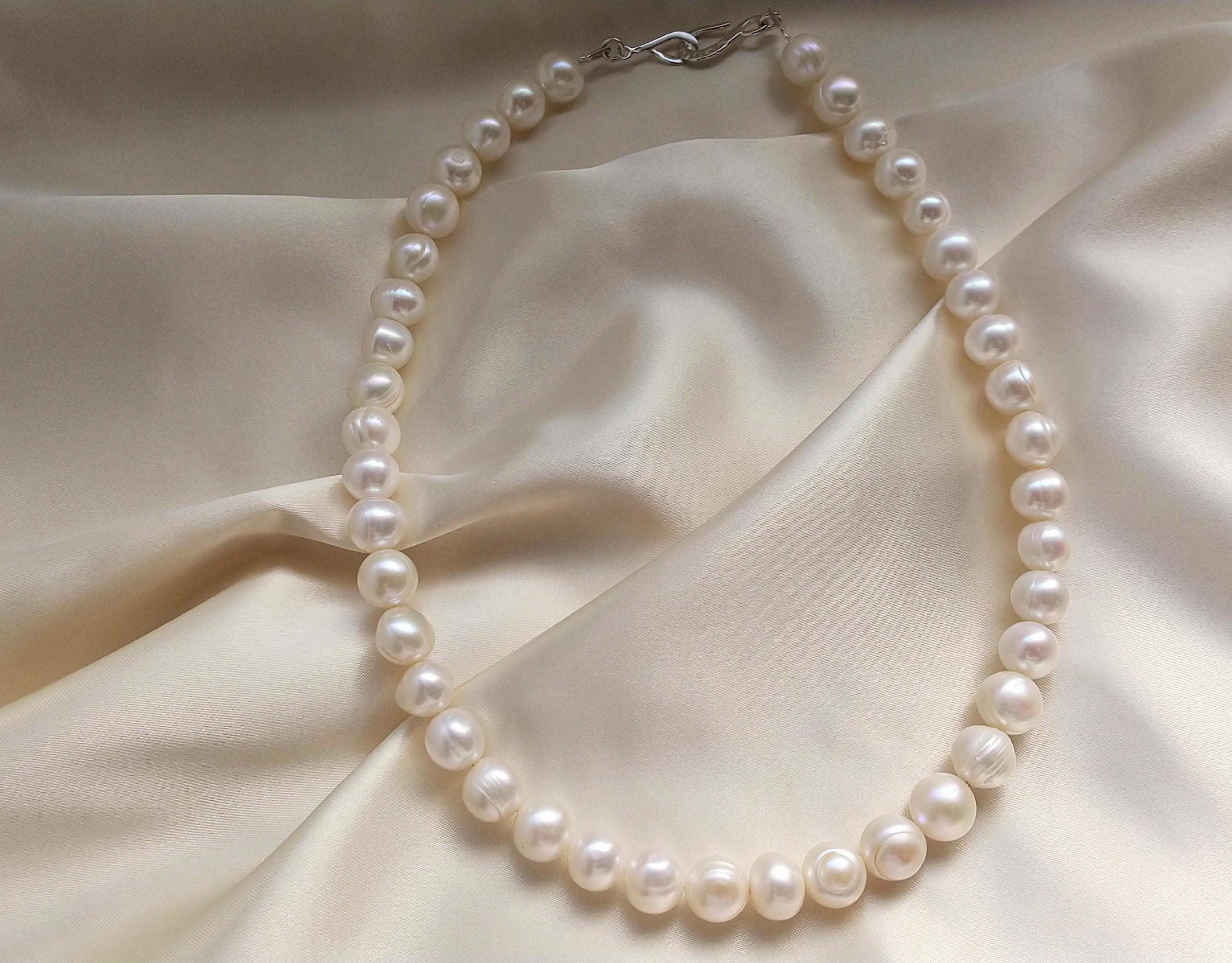 ＊天然石＊ボリュウミーなのに軽やかなパールのネックレス